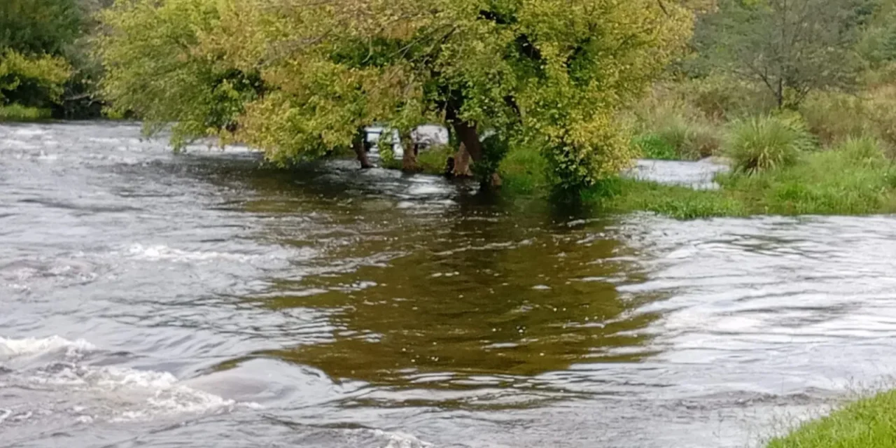 PRECAUCIÓN: Aumenta el caudal del río por el desborde del Dique Los Molinos