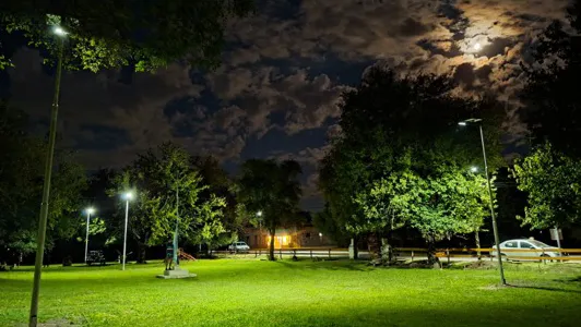 La Plaza Malvinas Argentinas estrena iluminación LED solar